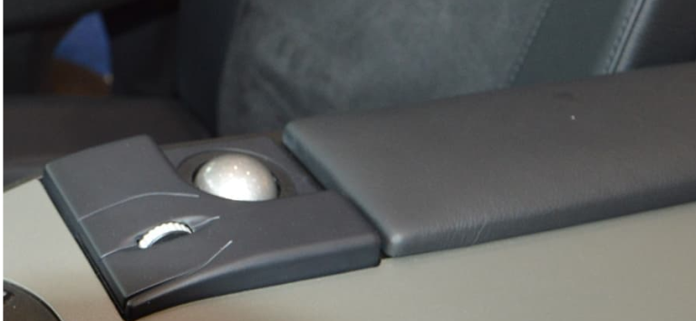 integration in Fahrzeug trackball